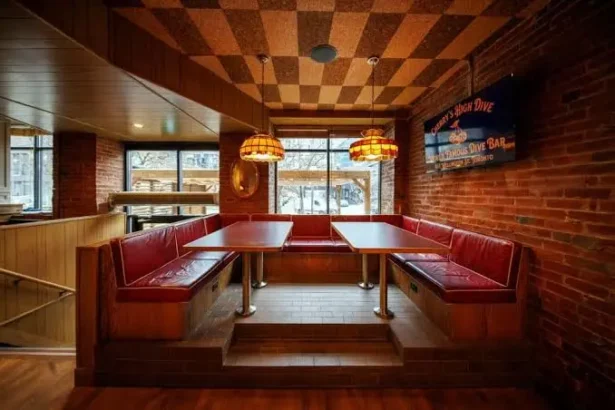 What AI Still Cannot Decide About Choosing Restaurant Booths